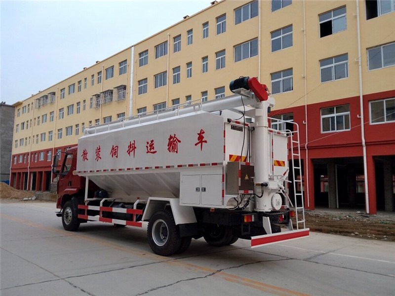 東風(fēng)柳汽散裝飼料運(yùn)輸車圖片4