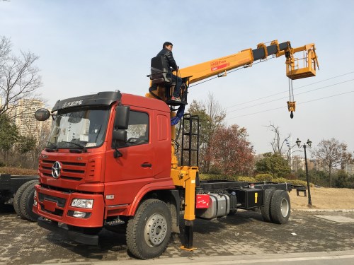 大運風景8噸U型臂隨車吊帶吊籃